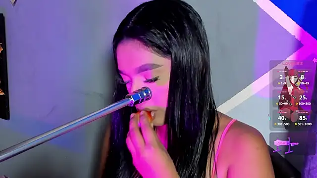 lau-hot online show from 12/03/25, 07:24