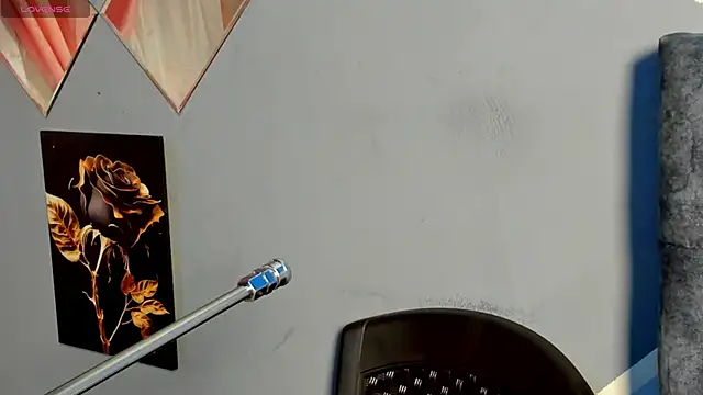 lau-hot online show from 11/09/25, 06:23