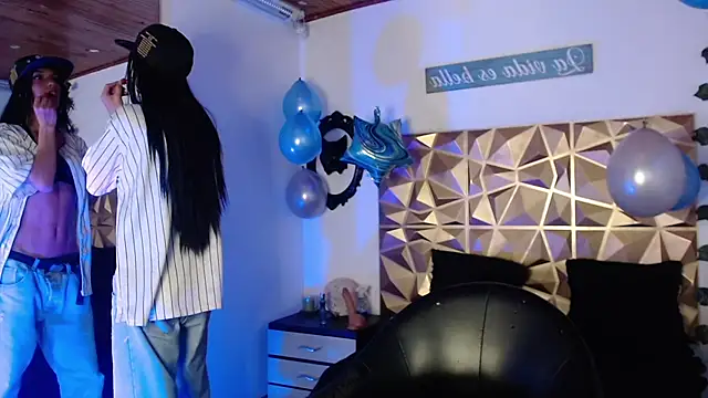 Snapshot of Trinity_Knox chatting on 09/10/25, 03:33 Trinity Knox online show from 09/10/25, 03:33