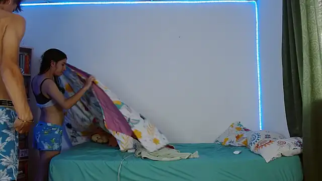 Snapshot of Lucy_y_Jacob chatting on 09/17/25, 04:53 Lucy y Jacob online show from 09/17/25, 04:53