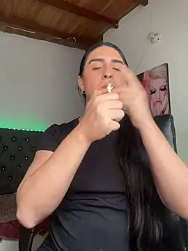 lola diez online show from 05/15/26, 03:54