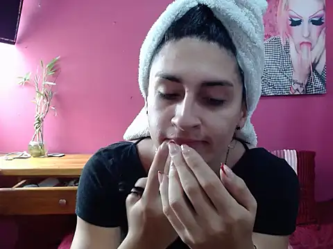 Snapshot of lola_diez chatting on 09/08/25, 04:50 lola diez online show from 09/08/25, 04:50