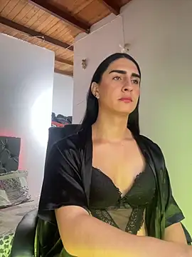 Snapshot of lola_diez chatting on 11/17/25, 08:46 lola diez online show from 11/17/25, 08:46