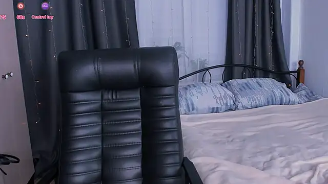 cutieskygirl  online show from 10/22/25, 03:11
