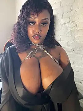 QUEEN NOBUHLE 777 online show from 10/31/25, 01:41