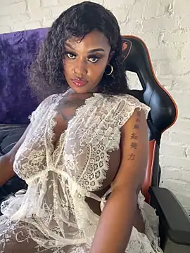 QUEEN NOBUHLE 777 online show from 10/28/25, 01:32