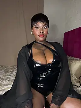 QUEEN NOBUHLE 777 online show from 04/15/26, 10:43