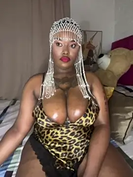 QUEEN NOBUHLE 777 online show from 05/28/26, 11:32