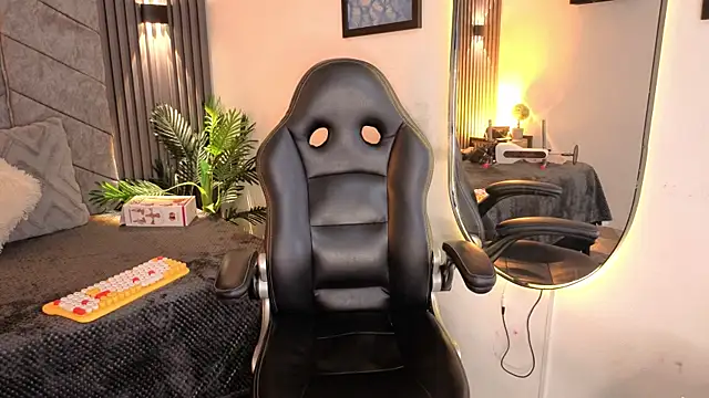 1Anya online show from 12/16/25, 08:02