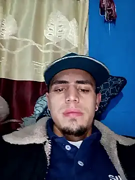 Snapshot of 1C2AM22 chatting on 10/11/25, 01:17 1C2AM22 online show from 10/11/25, 01:17