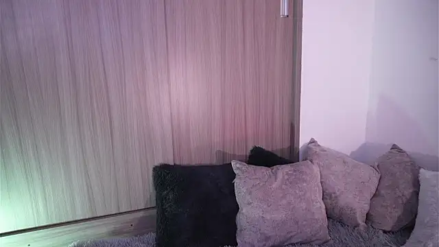 SophiieCumsx online show from 08/05/26, 04:28