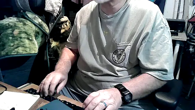 Snapshot of georgew62 chatting on 09/18/25, 02:25 georgew62 online show from 09/18/25, 02:25