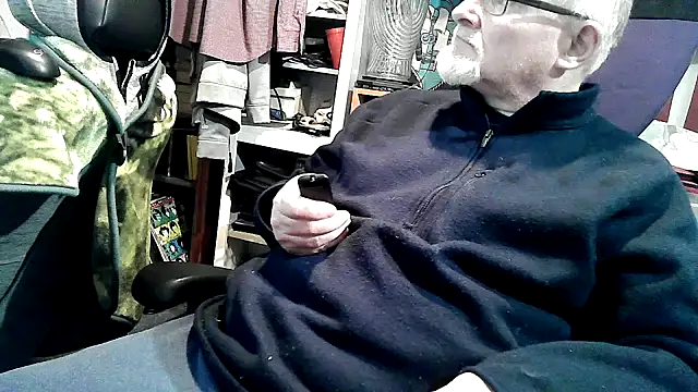 georgew62 online show from 12/14/25, 01:45