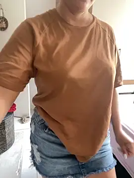 Snapshot of cat9269 chatting on 11/13/25, 04:55 cat9269 online show from 11/13/25, 04:55