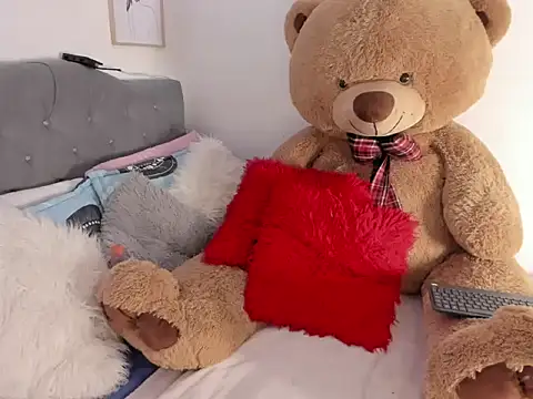 Elyross1  online show from 11/03/25, 09:40