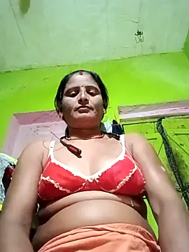 Snapshot of Mamta_cut25A chatting on 09/21/25, 04:34 Mamta cut25A online show from 09/21/25, 04:34