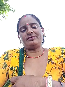 Snapshot of Mamta_cut25A chatting on 09/22/25, 05:35 Mamta cut25A online show from 09/22/25, 05:35