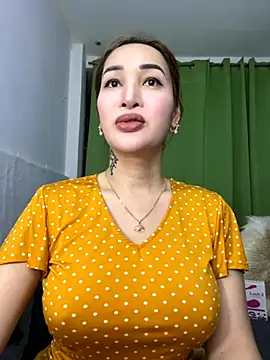 Snapshot of toni_0601 chatting on 10/06/25, 02:46 toni 0601 online show from 10/06/25, 02:46