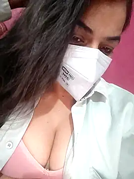 Snapshot of the_saavi chatting on 12/04/25, 06:29 the saavi online show from 12/04/25, 06:29