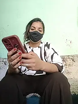 Snapshot of the_saavi chatting on 06/10/26, 02:35 the saavi online show from 06/10/26, 02:35