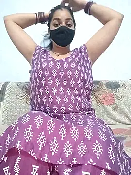 Snapshot of the_saavi chatting on 07/13/26, 06:29 the saavi online show from 07/13/26, 06:29