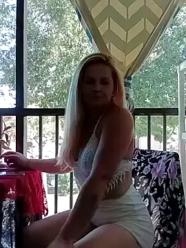 Goldenndoll online show from 10/08/25, 07:47