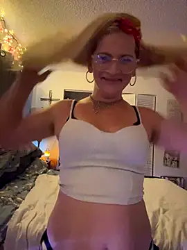 Goldenndoll online show from 09/17/25, 07:38