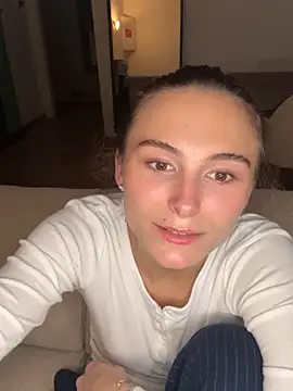 SophiiaStarr online show from 10/09/25, 04:18