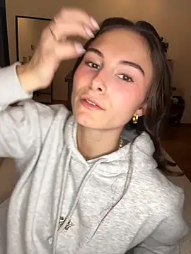 SophiiaStarr online show from 10/18/25, 04:31