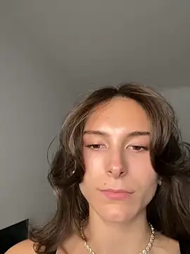 SophiiaStarr online show from 10/01/25, 04:00