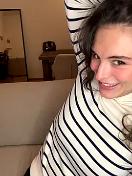 SophiiaStarr online show from 11/16/25, 07:07