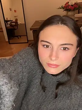 SophiiaStarr online show from 11/27/25, 07:47