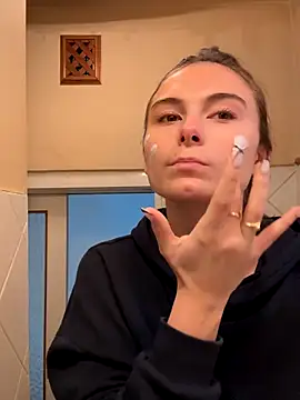 SophiiaStarr online show from 11/11/25, 12:33