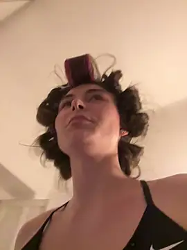 SophiiaStarr online show from 04/18/26, 07:18