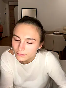 SophiiaStarr online show from 10/25/25, 06:08