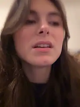 SophiiaStarr online show from 12/04/25, 06:29