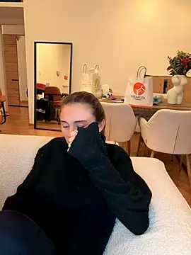 SophiiaStarr online show from 11/08/25, 06:44