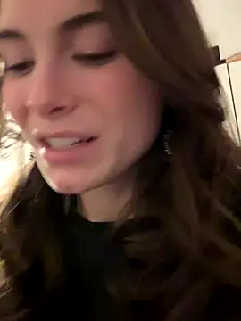 SophiiaStarr online show from 12/17/25, 07:30