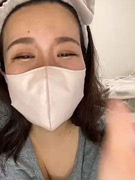 NATSUMI00 online show from 10/20/25, 05:53