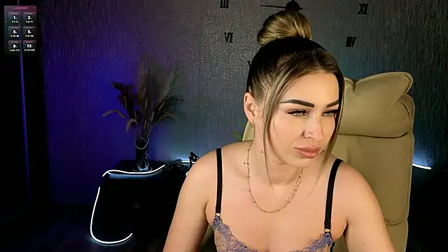 NikkiiStill online show from 11/23/25, 03:16