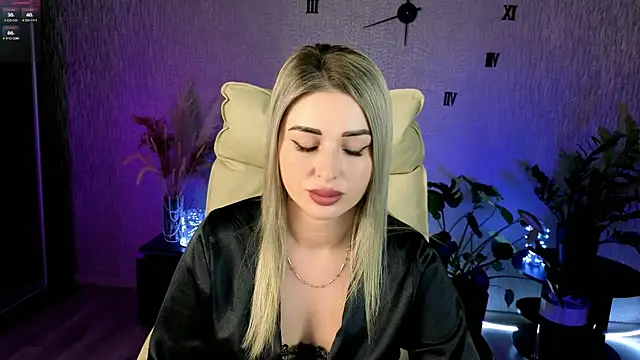 NikkiiStill online show from 04/05/26, 01:23