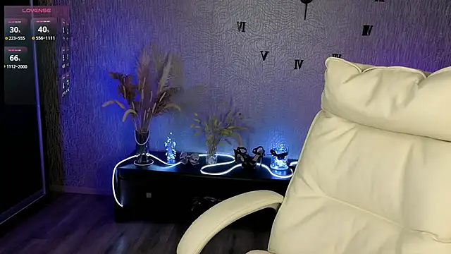 NikkiiStill online show from 11/27/25, 04:13