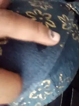 Snapshot of Sharmili_xx chatting on 10/10/25, 11:38 Sharmili xx online show from 10/10/25, 11:38