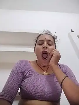 Snapshot of Sonam_shinde chatting on 06/10/26, 07:59 Sonam shinde online show from 06/10/26, 07:59