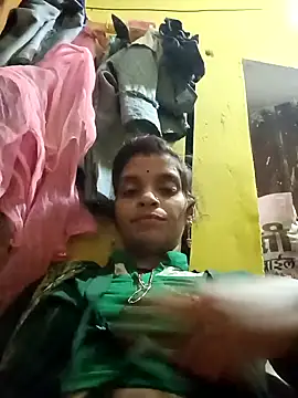 Snapshot of Punam_jindal chatting on 10/28/25, 03:33 Punam jindal online show from 10/28/25, 03:33