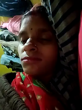 Snapshot of Punam_jindal chatting on 11/22/25, 03:44 Punam jindal online show from 11/22/25, 03:44