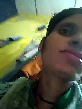 Snapshot of Punam_jindal chatting on 11/14/25, 03:54 Punam jindal online show from 11/14/25, 03:54