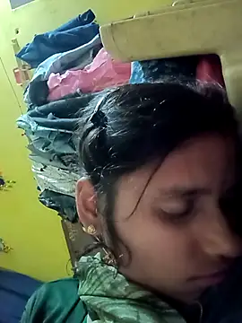 Snapshot of Punam_jindal chatting on 12/05/25, 03:21 Punam jindal online show from 12/05/25, 03:21