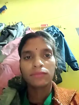 Snapshot of Punam_jindal chatting on 11/22/25, 03:38 Punam jindal online show from 11/22/25, 03:38