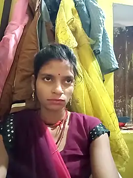 Snapshot of Punam_jindal chatting on 10/18/25, 01:18 Punam jindal online show from 10/18/25, 01:18